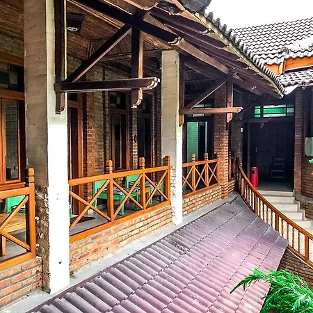 Tripletree Arys Garden Hotel-3
